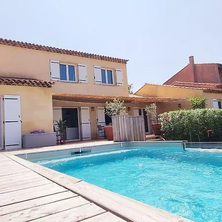 Familiale Surequipee 16p Piscine Babyfoot Billard Boulodrome