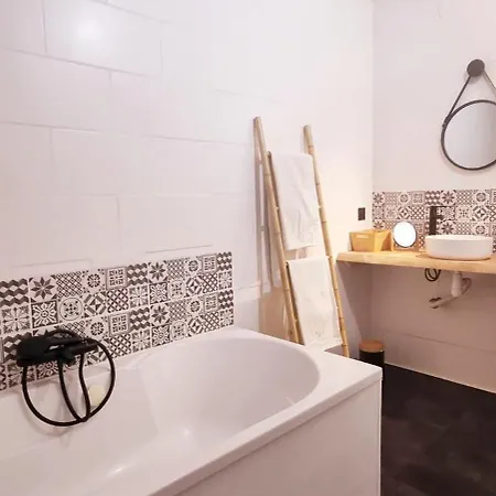 Familiale Surequipee 16p Piscine Babyfoot Billard Boulodrome Prázdninový dům *