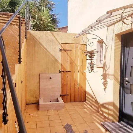 Familiale Surequipee 16p Piscine Babyfoot Billard Boulodrome *