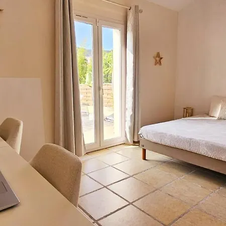 Prázdninový dům Familiale Surequipee 16p Piscine Babyfoot Billard Boulodrome Le Lavandou