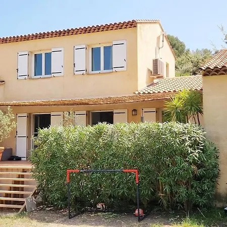 Familiale Surequipee 16p Piscine Babyfoot Billard Boulodrome * Le Lavandou