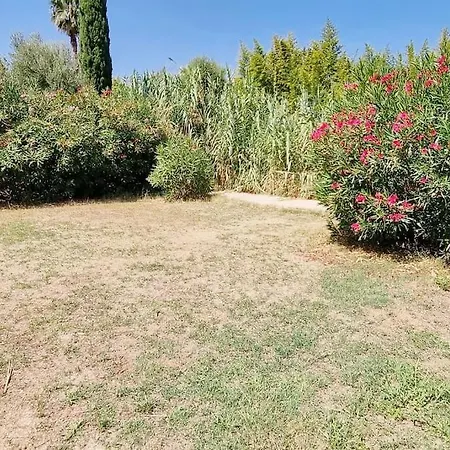 Familiale Surequipee 16p Piscine Babyfoot Billard Boulodrome Prázdninový dům Le Lavandou