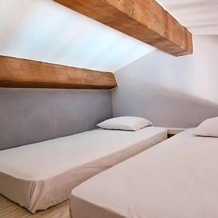 Familiale Surequipee 16p Piscine Babyfoot Billard Boulodrome