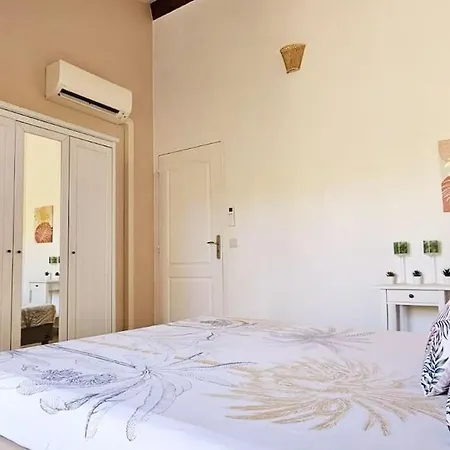 Familiale Surequipee 16p Piscine Babyfoot Billard Boulodrome Le Lavandou