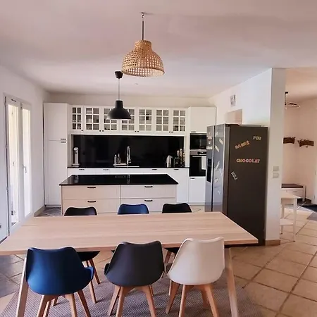 Prázdninový dům Familiale Surequipee 16p Piscine Babyfoot Billard Boulodrome