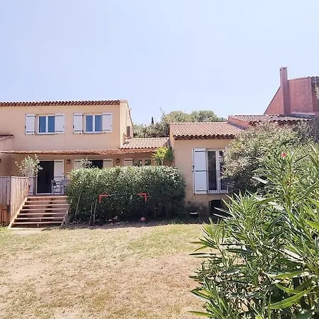 Familiale Surequipee 16p Piscine Babyfoot Billard Boulodrome Prázdninový dům Le Lavandou