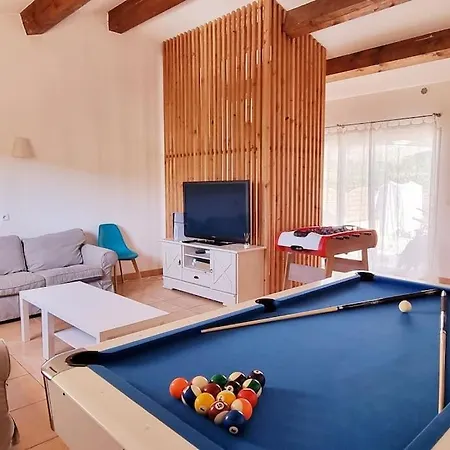 Prázdninový dům Familiale Surequipee 16p Piscine Babyfoot Billard Boulodrome Le Lavandou